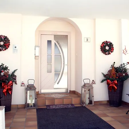 Haus Steinbock Bed and breakfast