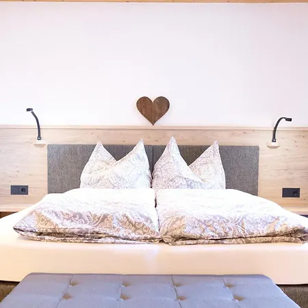 Haus Steinbock Нойштифт-им-Штубайталь