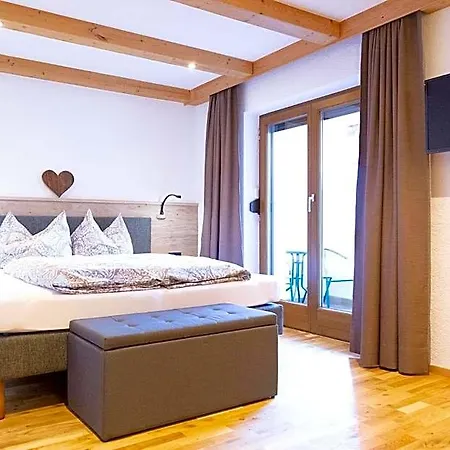 Haus Steinbock Bed & Breakfast 3*