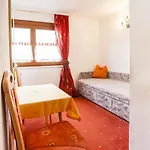 Haus Steinbock Oda ve Kahvaltı 3*