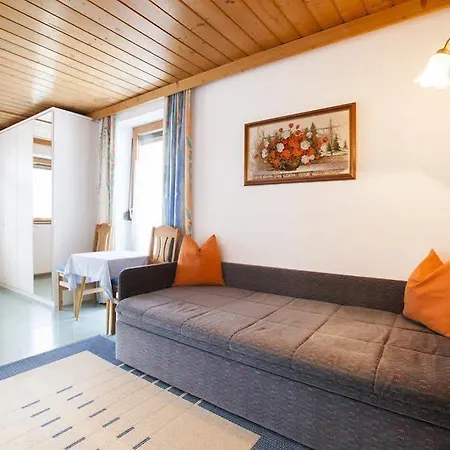 לינה וארוחת בוקר Haus Steinbock *