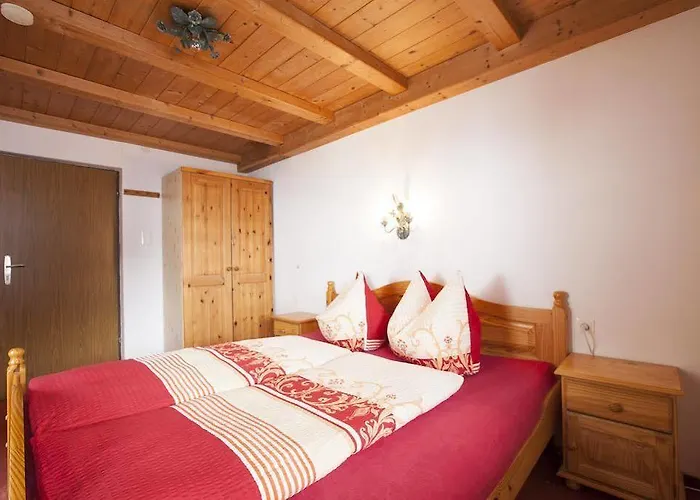 Haus Steinbock Bed & Breakfast Neustift im Stubaital