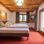 Haus Steinbock Bed and Breakfast 3*