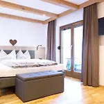 Bed and Breakfast Haus Steinbock 3*
